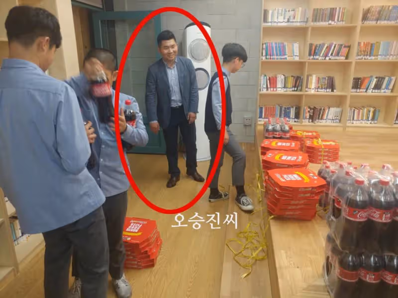 國中生「撿到30萬交還失主」堅持不收回禮！4個月後全校師生都愣住…