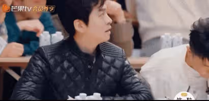 李玟墓地被曝雜草叢生,鮮花擺放凌亂不堪!墓園回應讓粉絲沉默!
