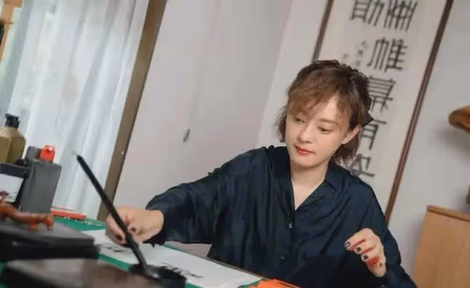 ​孫儷鄧超街頭激烈爭吵！嫁給鄧超的孫儷後悔了嗎？