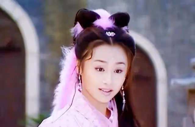 她憑一劇吃穿不愁,嫁十年龍套夫,現今其夫高升引羨妒