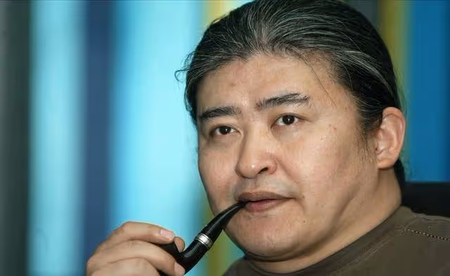 劉歡61年齡現狀曝光，白髮酒癮相伴，「不死癌」 影難消散