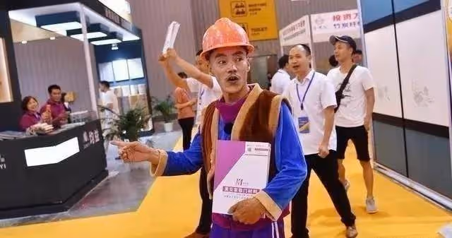 靠 「光頭強」 走紅的馮加六，娶美女開豪車，今現狀令人唏噓