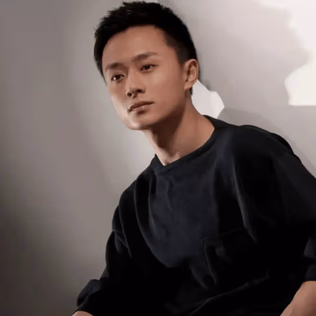 放棄北大學表演卻被退學,「古裝頂流」轉型幕後,他沒戲拍是內娛的損失
