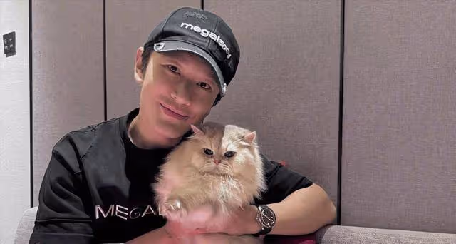 黃曉明47歲生日低調慶祝,同一天前妻為經紀人慶生,古天樂等出席