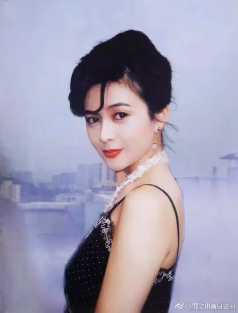 香港第一美女關之琳的昔日靚圖!膚白貌美大長腿性感迷人