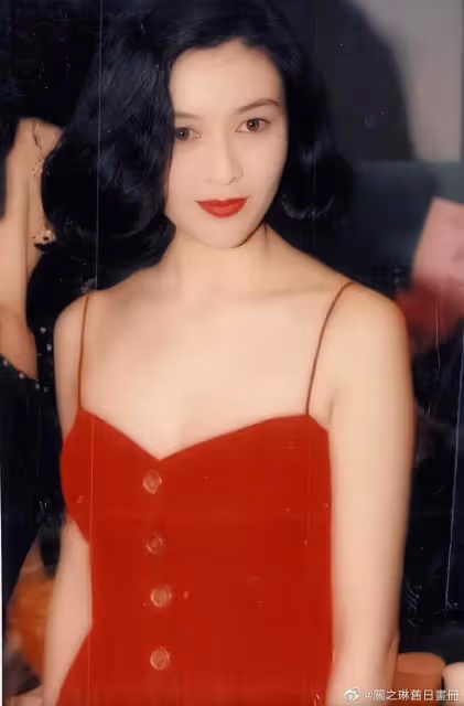 香港第一美女關之琳的昔日靚圖！膚白貌美大長腿性感迷人