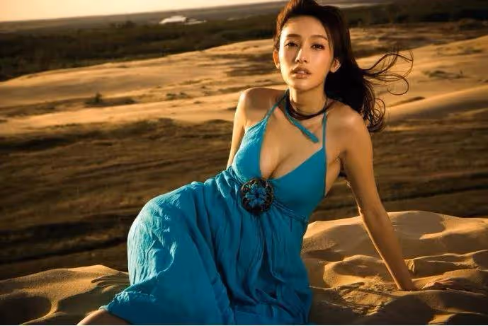 張儷寫真大秀事業線美爆了!不是豐乳肥臀性也能感火辣