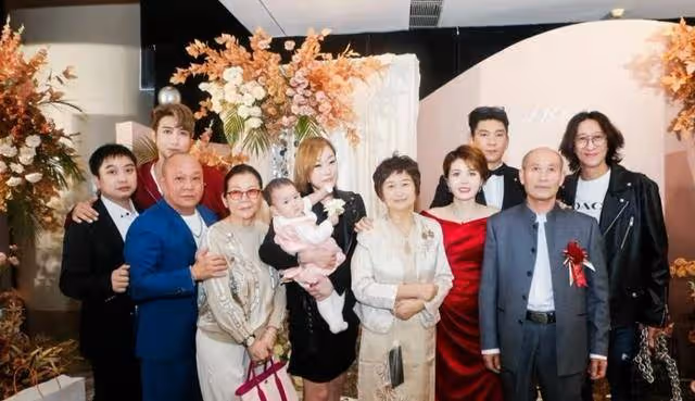 誤會!黃子揚老來得子原是女兒,年近60才當爸被嘲:別人當爺爺了