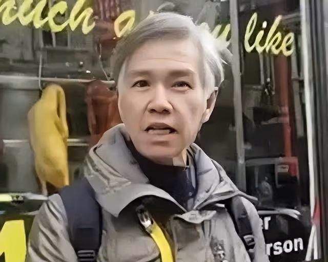 香港知名男星復出拍劇,滿頭白髮顯滄桑,舉家移民加拿大買湖景房