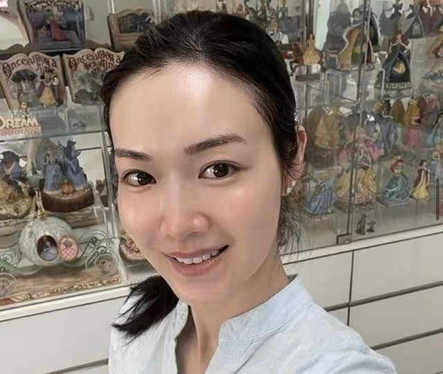 TVB前港姐冠軍葉翠翠,自曝經常參加富豪飯局,豪門夢碎連生三子