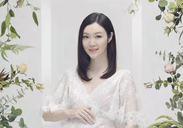 TVB前港姐冠軍葉翠翠,自曝經常參加富豪飯局,豪門夢碎連生三子