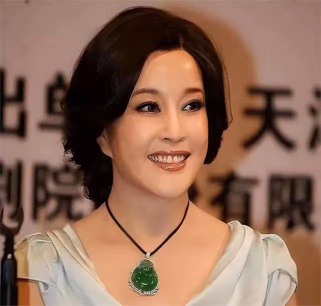 劉曉慶74歲生日無兒女陪伴,前夫陳國軍:她看遍老中醫就是懷不上