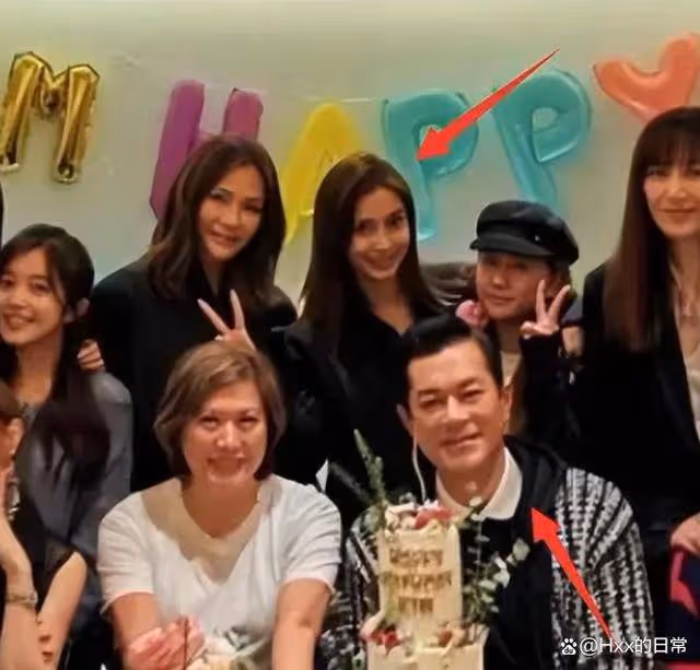 小明哥47歲生日無人問津,撞上葉珂退網,baby高調聚會