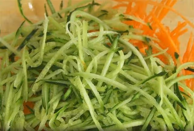 東北人愛吃的老虎菜是這樣做的,清脆爽口又下飯,秋冬吃超過癮