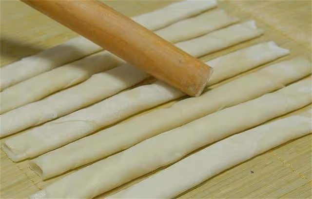 麵粉別只會蒸包子饅頭,教你懶人新吃法,筷子一卷,比涼皮還過癮