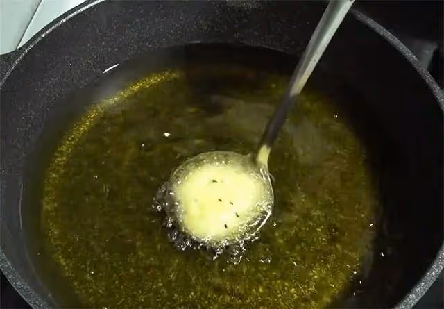 教你在家做粗糧炸糕,手不沾面,個個奶香酥脆,比油條還要好吃