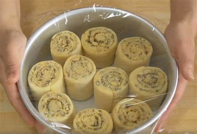 秋冬綠豆別只會熬湯,加一把黃豆,擀麵杖一壓,出鍋孩子搶著吃
