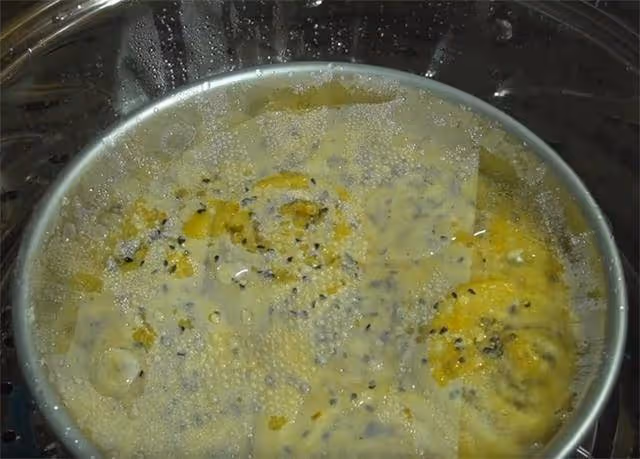 秋冬綠豆別只會熬湯,加一把黃豆,擀麵杖一壓,出鍋孩子搶著吃