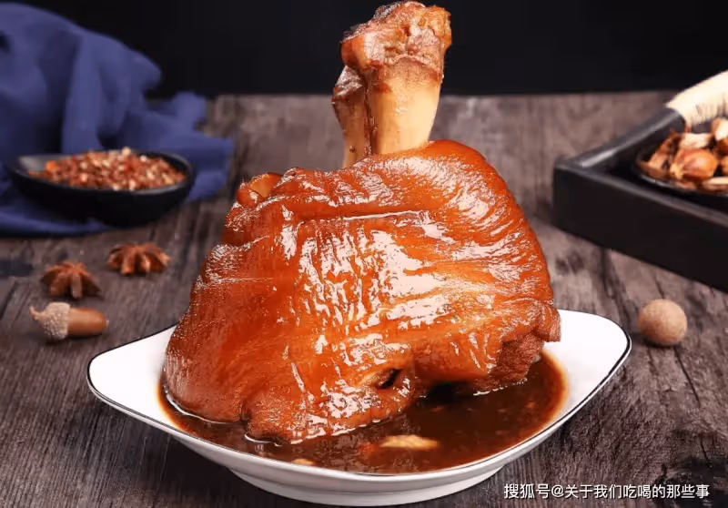 買肘子,需分清「前肘」和「後肘」,哪瘦肉多?區別很大,別買錯