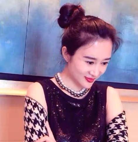 杜星霖離異後再嫁大31歲張紀中，只看重感情，成「女德代言人」