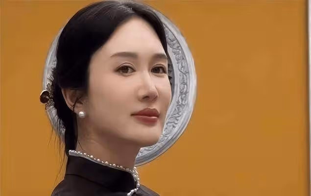 杜星霖離異後再嫁大31歲張紀中,只看重感情,成「女德代言人」