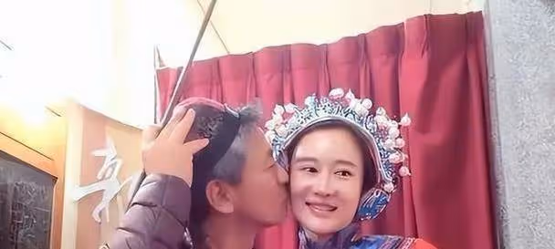 杜星霖離異後再嫁大31歲張紀中,只看重感情,成「女德代言人」