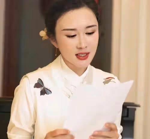 杜星霖離異後再嫁大31歲張紀中,只看重感情,成「女德代言人」