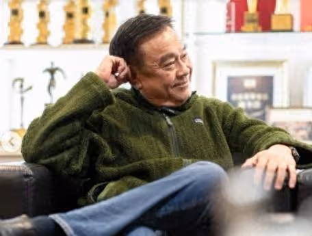 66歲的爾冬升8歲女兒近照曝光,聰明漂亮想成為發明家