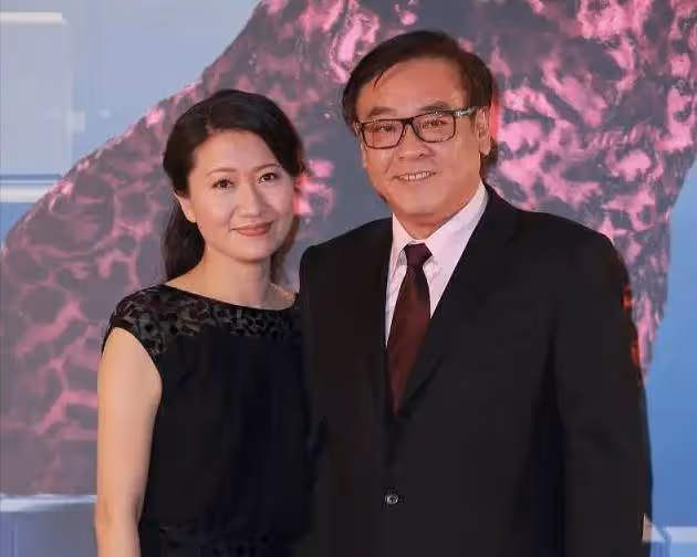 66歲的爾冬升8歲女兒近照曝光,聰明漂亮想成為發明家