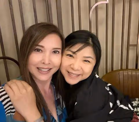 56歲昔日性感女神相約亞視藝人聚會，近期頻繁回港搵食，疑為復出鋪路