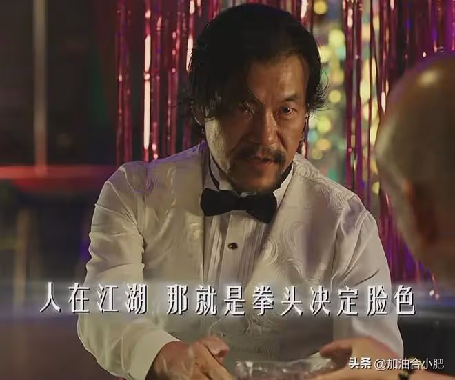《宿敵》《深潛》新劇各看8集，一個想棄，一個看上癮！
