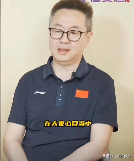 他是著名女乒教練,41歲拋棄結髮妻子,51歲再娶小22歲徒弟引爭議