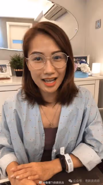 袁彩雲加國多層高獨立屋內貌曝光！巨廳掛黑白照添藝術氣息 豪宅樓底超高
