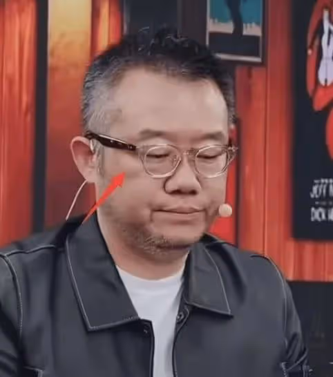 47歲塗磊病重,妻子38疑患癌去世,評論區紛紛一片罵聲,罪了誰?