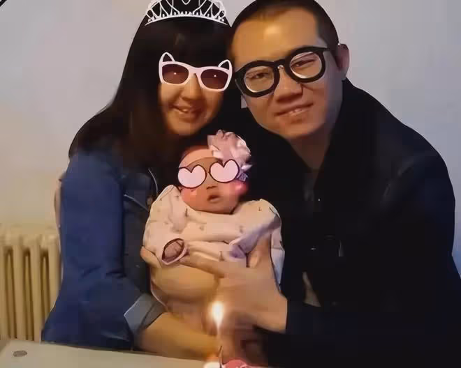 47歲塗磊病重，妻子38疑患癌去世，評論區紛紛一片罵聲，罪了誰？