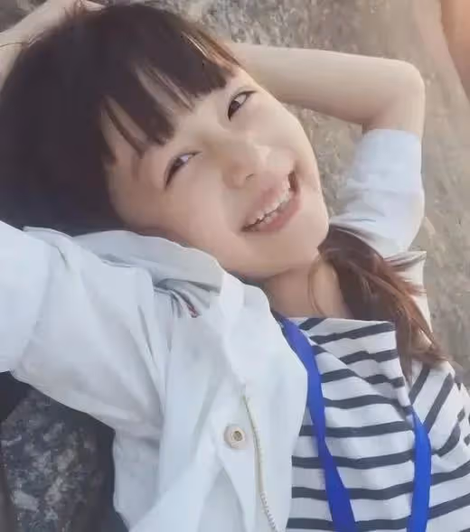 趙薇「女兒」3歲演公主,7歲被全網禁止整容,如今17歲美得不敢認