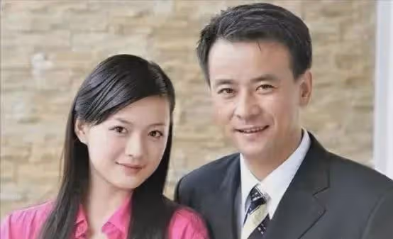 演員羅鋼:出道35年,娶小23歲郝蕾,48歲老來得子