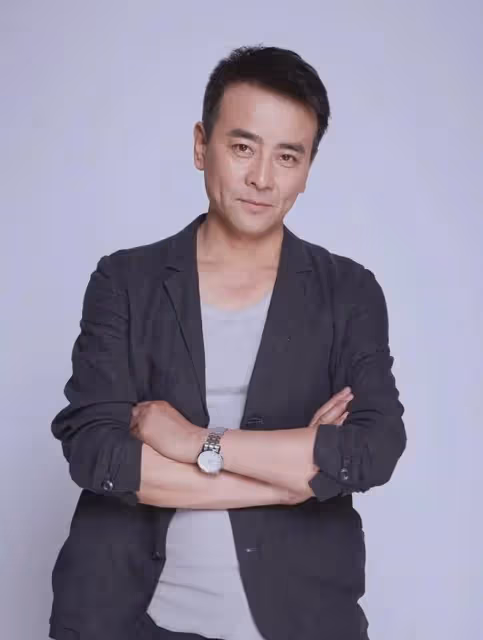 演員羅鋼:出道35年,娶小23歲郝蕾,48歲老來得子