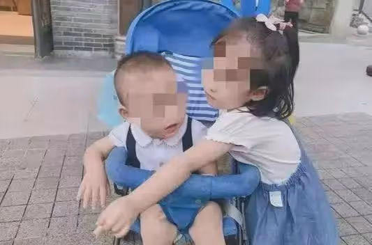「重慶姐弟墜樓案」陳美霖成網爆對像,患甲狀腺癌