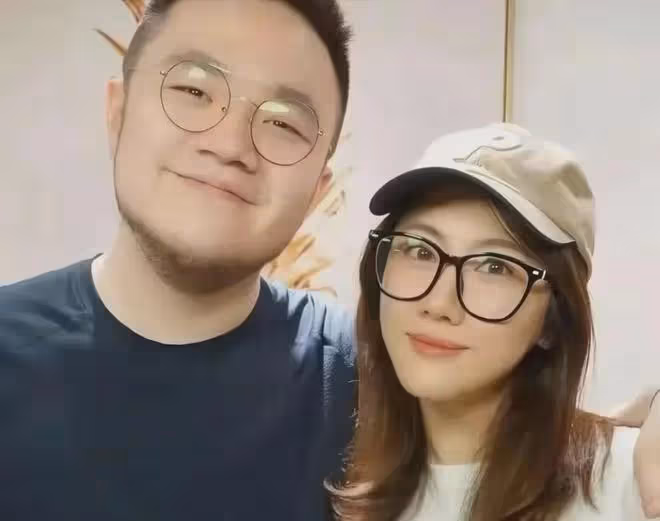 和巴圖結婚7年，成功拿捏宋丹丹的王博谷，終於露出了真面目！