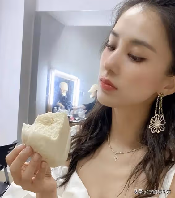 夫妻本是同林鳥,但抱歉,想離婚的黃聖依,財產已被楊子吃乾淨了