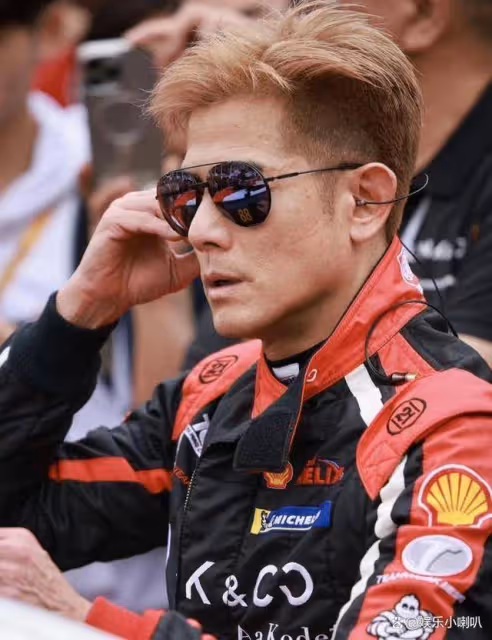 郭富城賽車風馳電掣,59歲依舊年輕,實力與顏值雙豐收