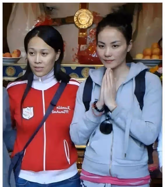 萬萬沒想到,她們竟然是王菲的旅行搭子,這個排列組合太奇怪了!