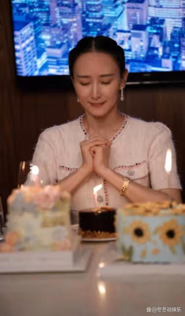 胡靜曬美照慶祝46歲生日!大鑽戒非常搶鏡,兒子與老公暖心送祝福