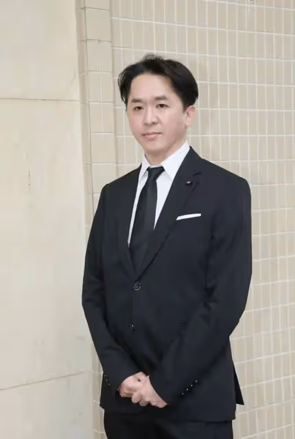 TVB「天選敗家子」鄧兆尊罕見做運動,譚詠麟發文稱稀客,最窮時只有1億