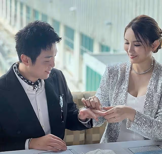 恭喜!香港人氣女星挺著孕肚和未婚夫註冊結婚,41歲高齡懷第三胎