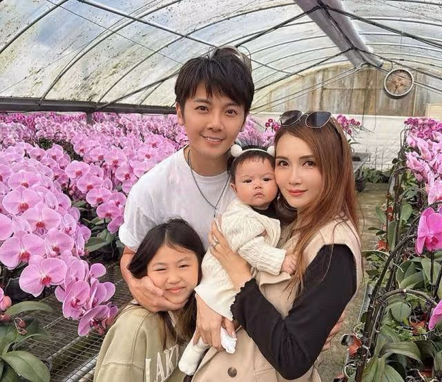 恭喜!香港人氣女星挺著孕肚和未婚夫註冊結婚,41歲高齡懷第三胎