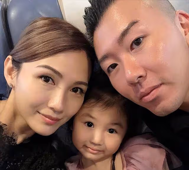 恭喜!香港人氣女星挺著孕肚和未婚夫註冊結婚,41歲高齡懷第三胎