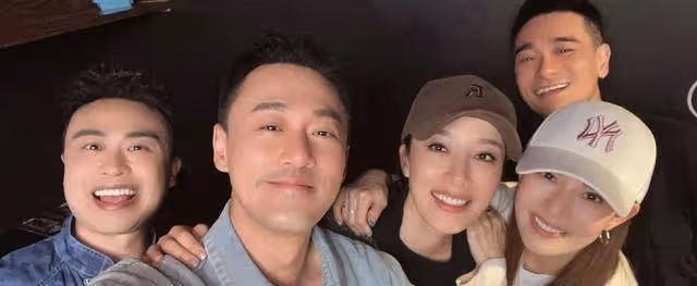 TVB13期藝人訓練班聚會!眾人開心玩自拍,視後居c位太搶鏡