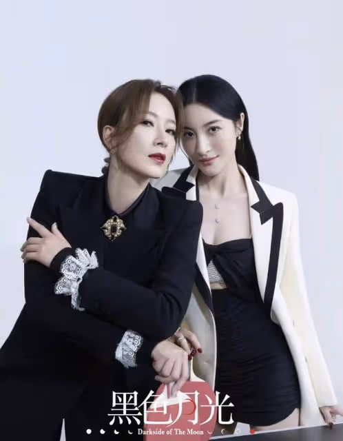 TVB13期藝人訓練班聚會!眾人開心玩自拍,視後居c位太搶鏡